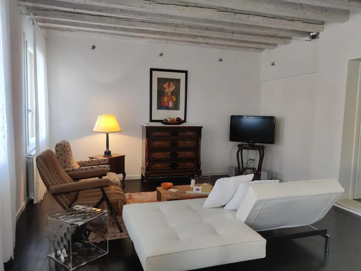 Ada Canal House 基奥贾