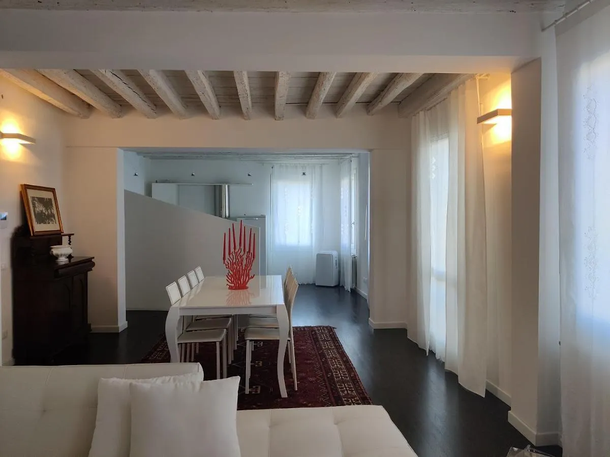 Ada Canal House Chioggia Italien